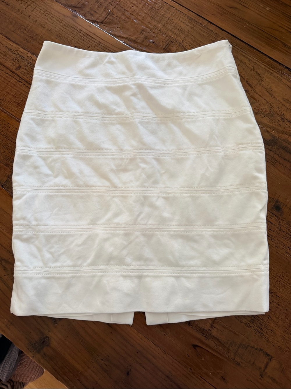 White House Black Market White Textured Pencil Skirt 6